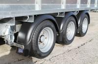 mudguards-fitted-tri-axle